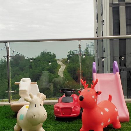 D Bunga مسلم Homestay Pool View Legoland Nusajaya Nusajaya  Exteriör bild