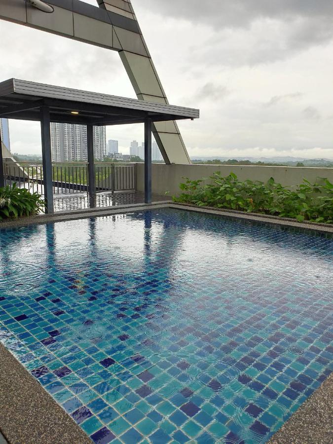 D Bunga مسلم Homestay Pool View Legoland Nusajaya Nusajaya  Exteriör bild