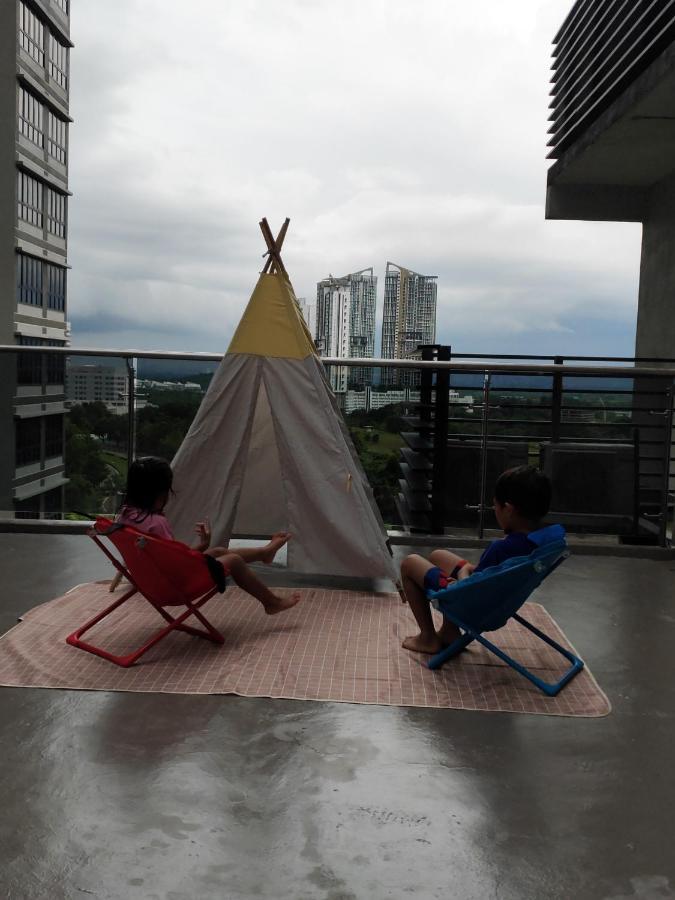 D Bunga مسلم Homestay Pool View Legoland Nusajaya Nusajaya  Exteriör bild