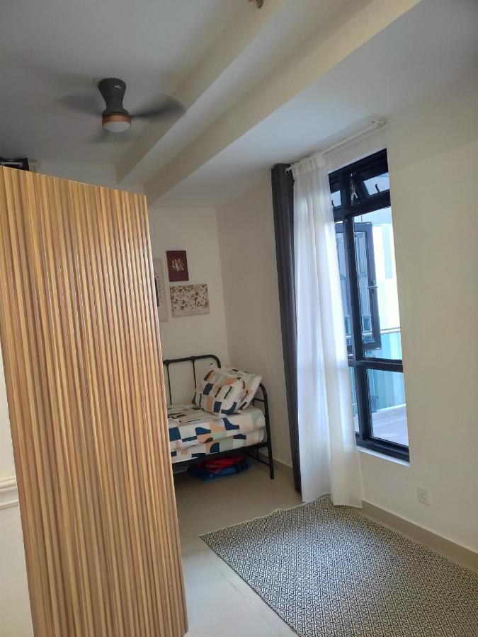 D Bunga مسلم Homestay Pool View Legoland Nusajaya Nusajaya  Exteriör bild