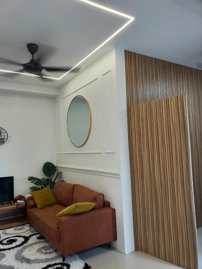 D Bunga مسلم Homestay Pool View Legoland Nusajaya Nusajaya  Exteriör bild