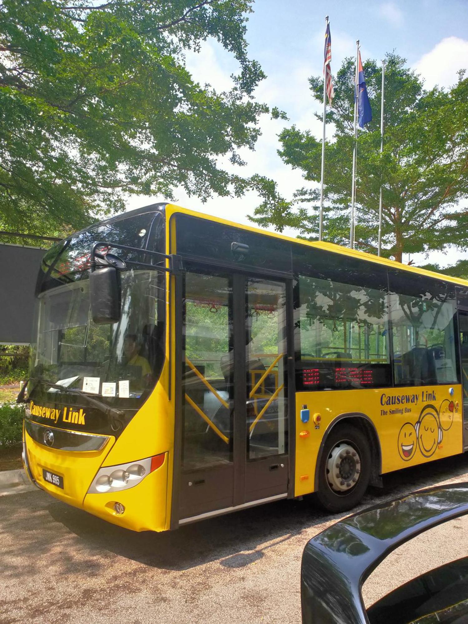 D Bunga مسلم Homestay Pool View Legoland Nusajaya Nusajaya  Exteriör bild