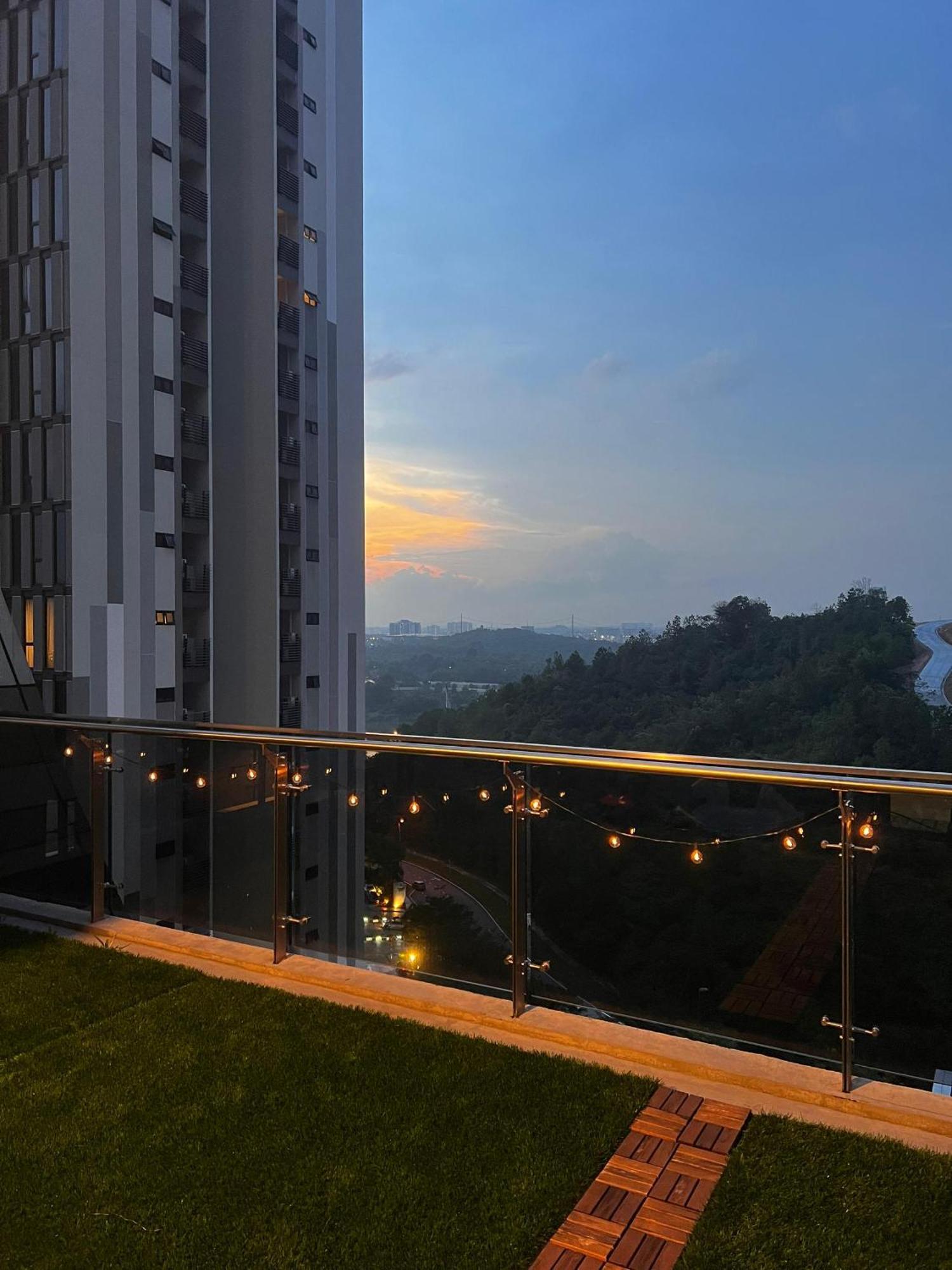 D Bunga مسلم Homestay Pool View Legoland Nusajaya Nusajaya  Exteriör bild